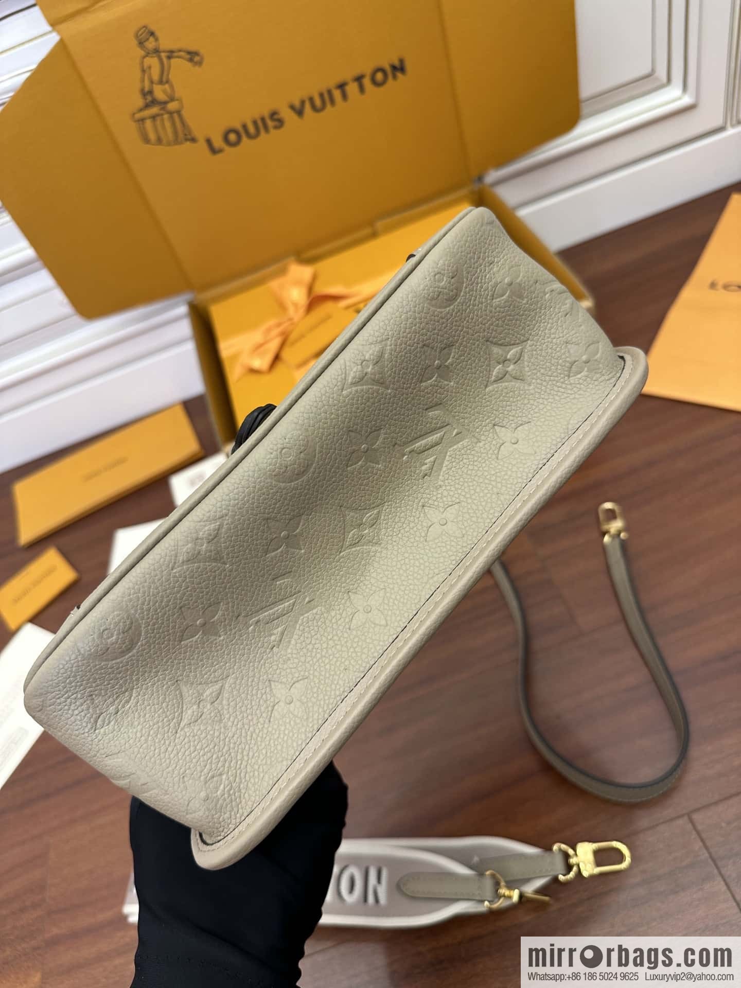 LV M46583 DIANE handbag