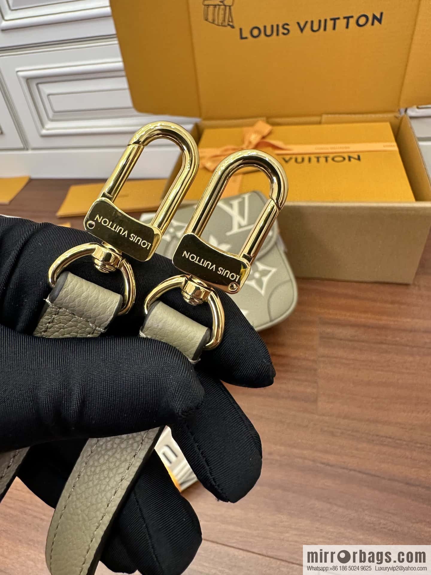 LV M46583 DIANE handbag