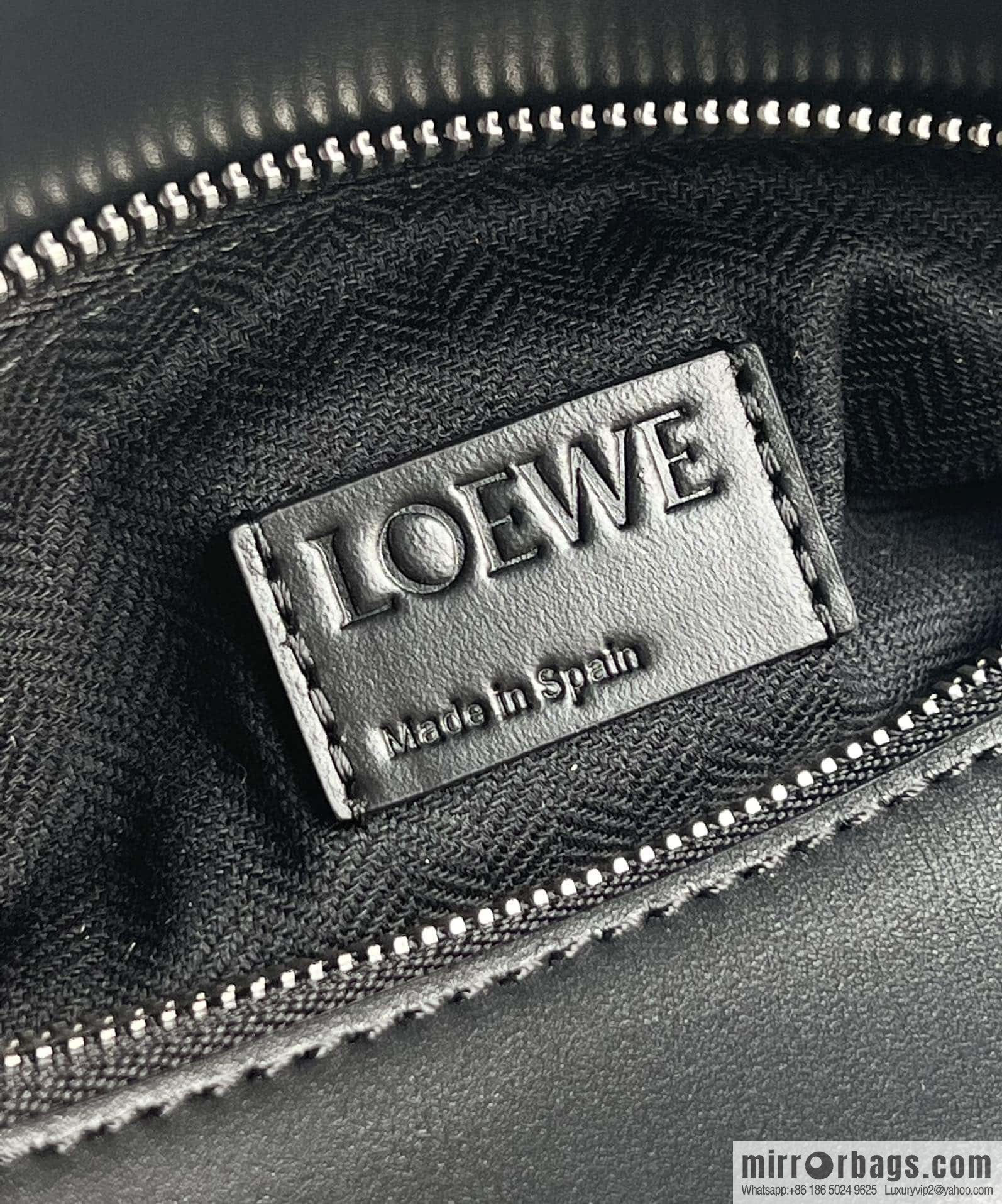 LOEWE Puzzle 24CM bag leather small geometric bag 0189