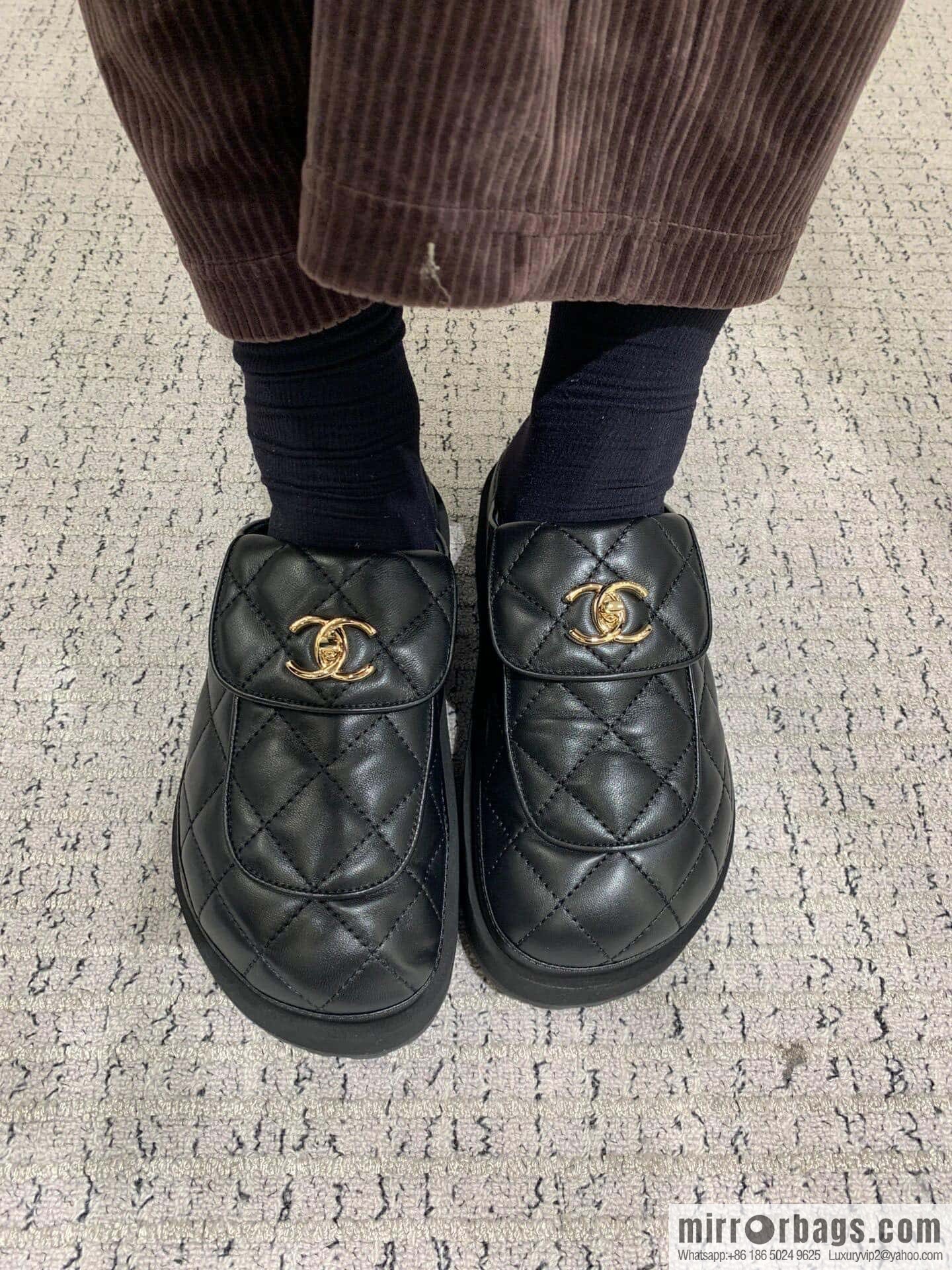 CHANEL Xiaoxiang rhombus metal buckle platform loafers