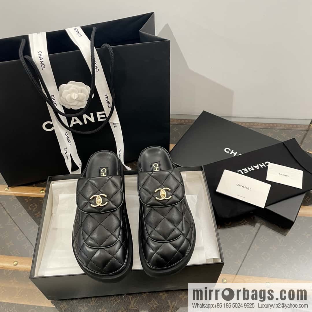 CHANEL Xiaoxiang rhombus metal buckle platform loafers