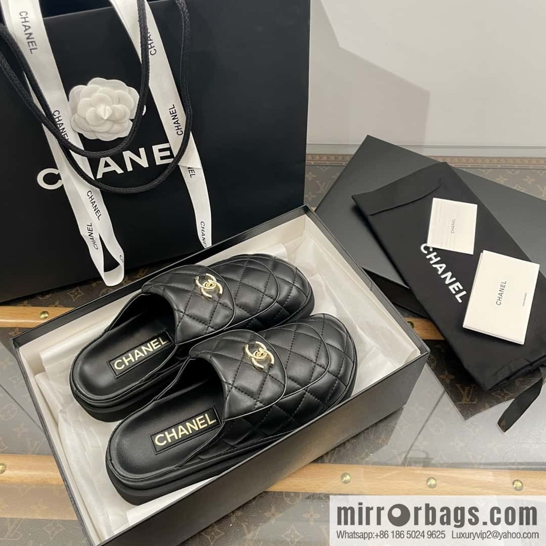 CHANEL Xiaoxiang rhombus metal buckle platform loafers
