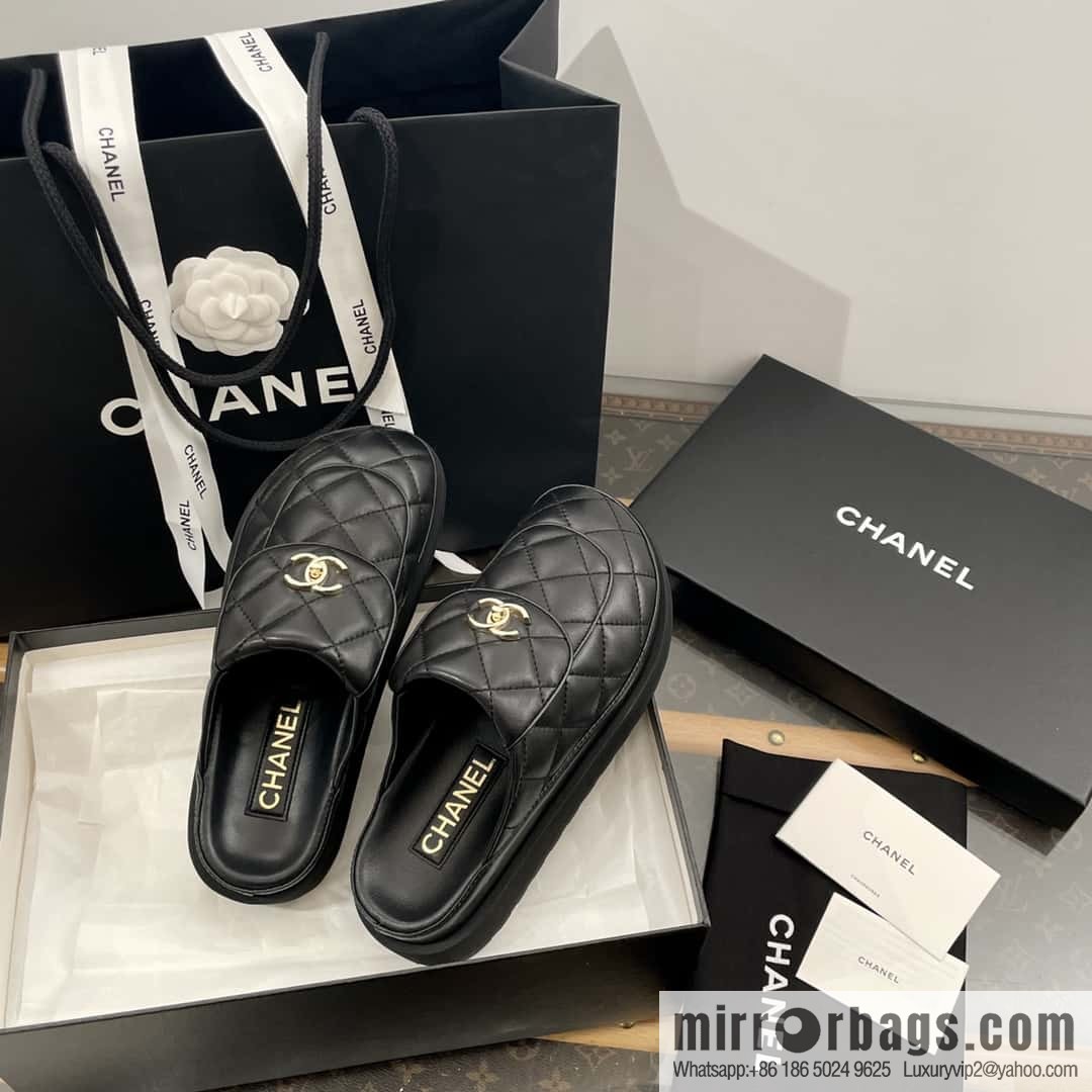 CHANEL Xiaoxiang rhombus metal buckle platform loafers