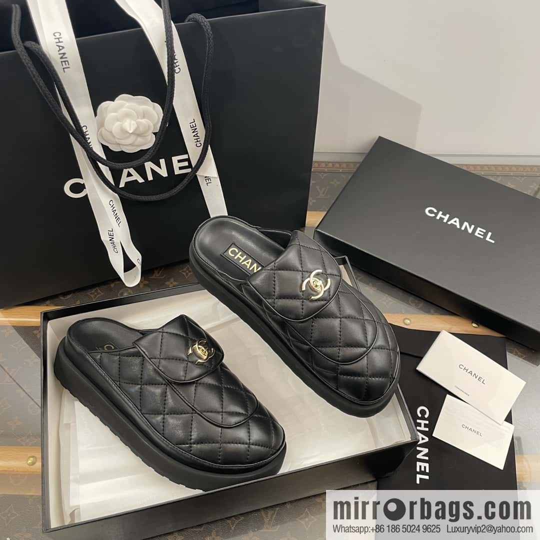 CHANEL Xiaoxiang rhombus metal buckle platform loafers