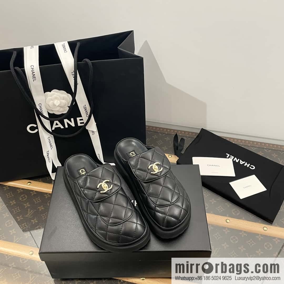 CHANEL Xiaoxiang rhombus metal buckle platform loafers