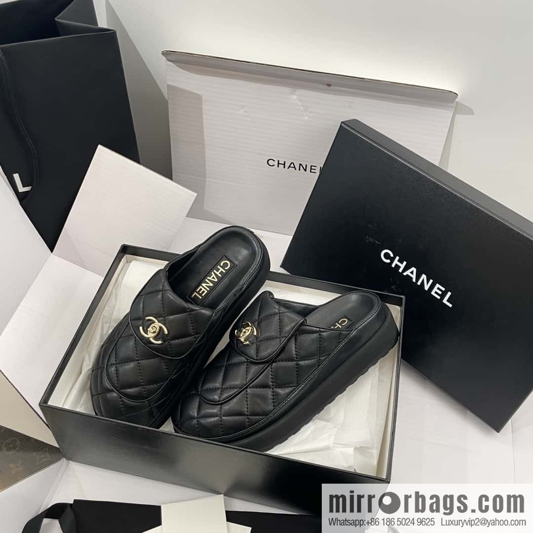 CHANEL Xiaoxiang rhombus metal buckle platform loafers