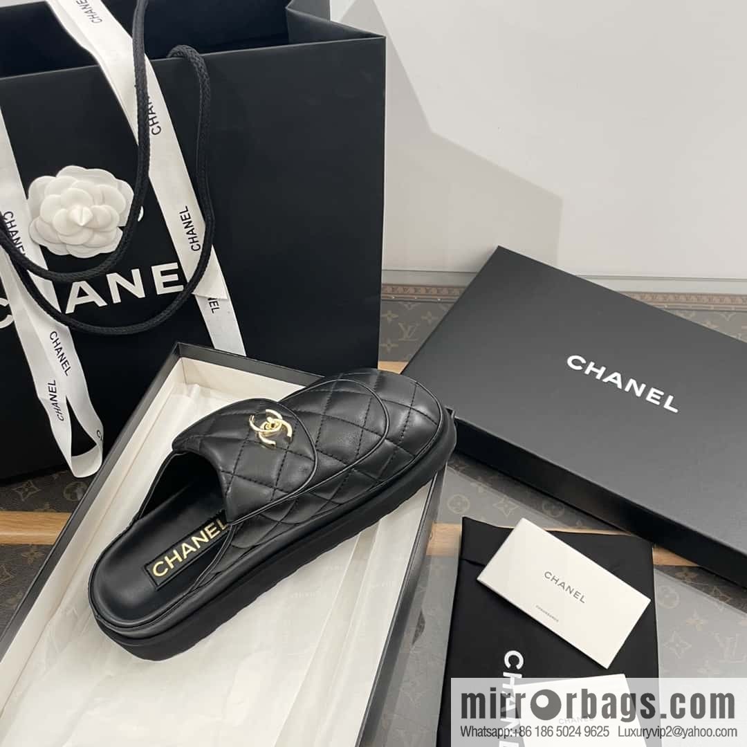 CHANEL Xiaoxiang rhombus metal buckle platform loafers