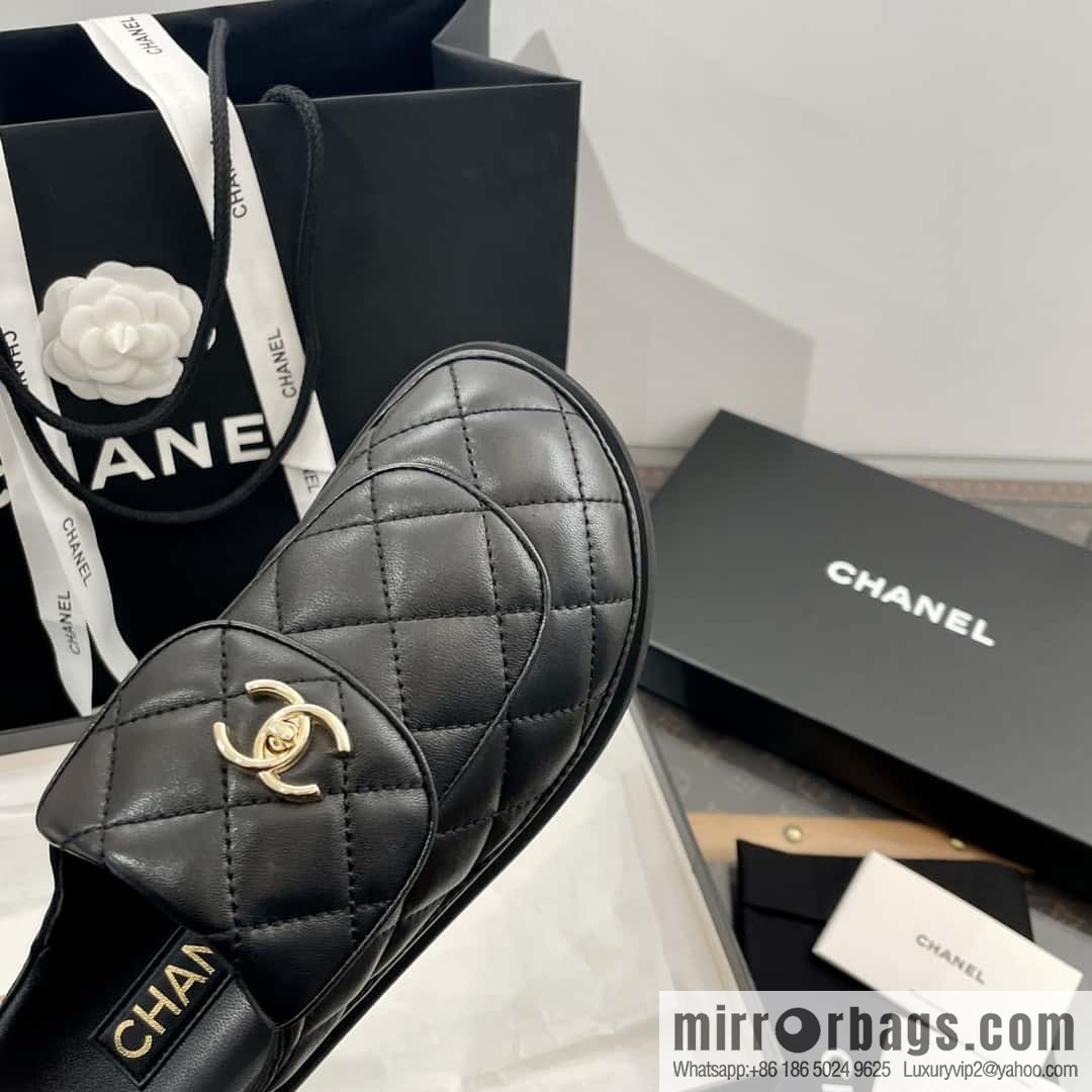 CHANEL Xiaoxiang rhombus metal buckle platform loafers