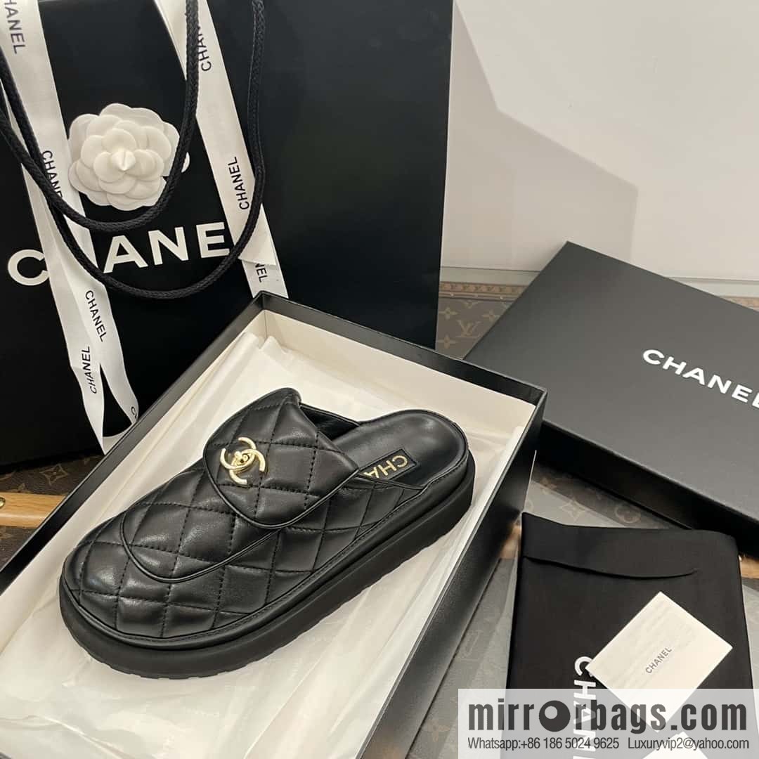 CHANEL Xiaoxiang rhombus metal buckle platform loafers