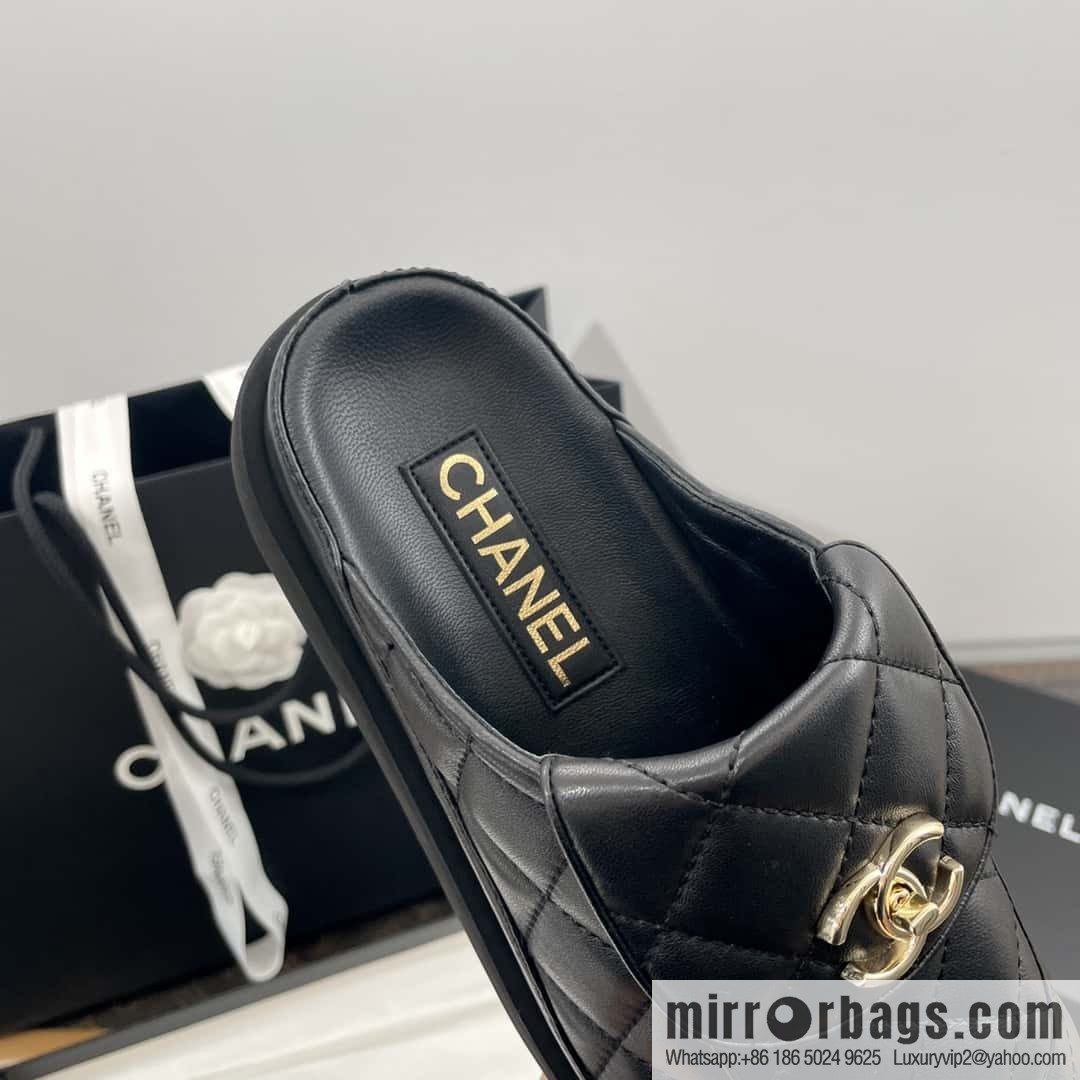 CHANEL Xiaoxiang rhombus metal buckle platform loafers