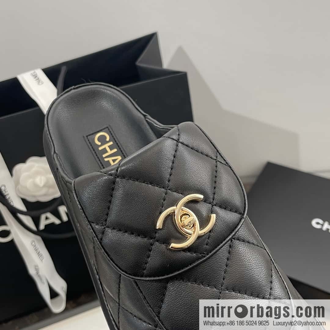 CHANEL Xiaoxiang rhombus metal buckle platform loafers