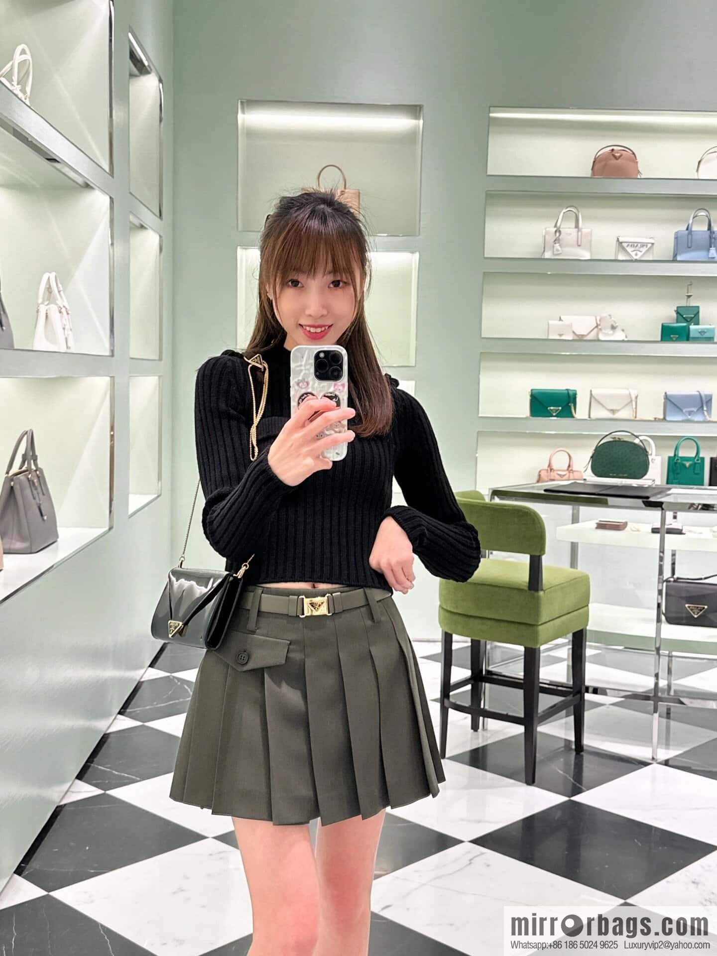 PRADA 🎉 patent leather envelope bag 🎉 1Bp051 handbag black