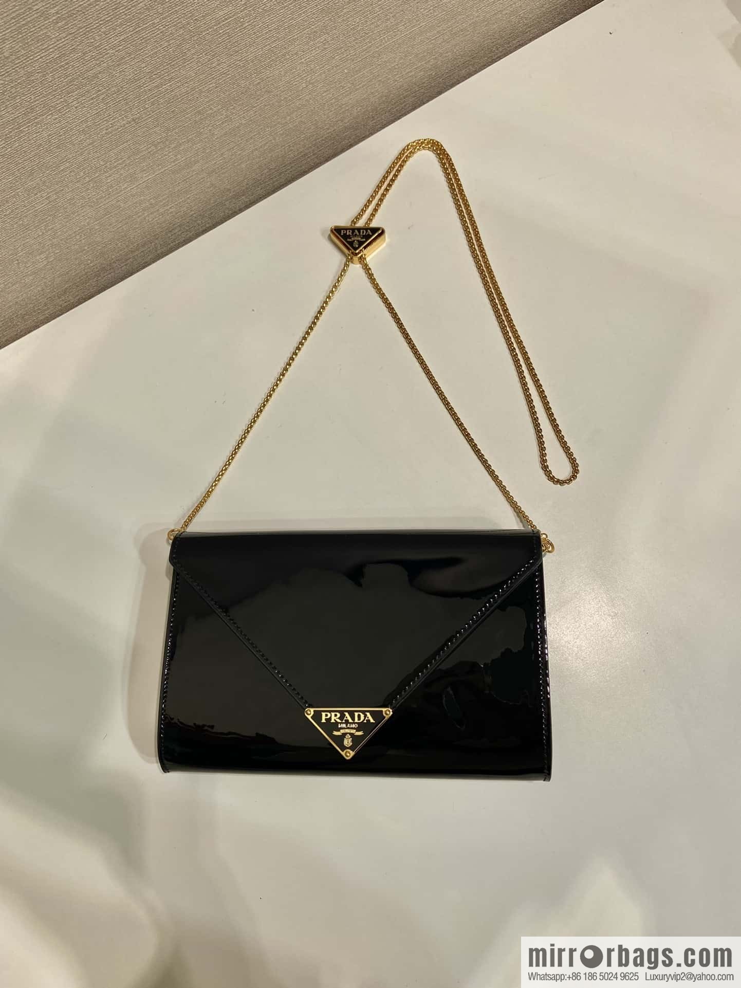 PRADA 🎉 patent leather envelope bag 🎉 1Bp051 handbag black
