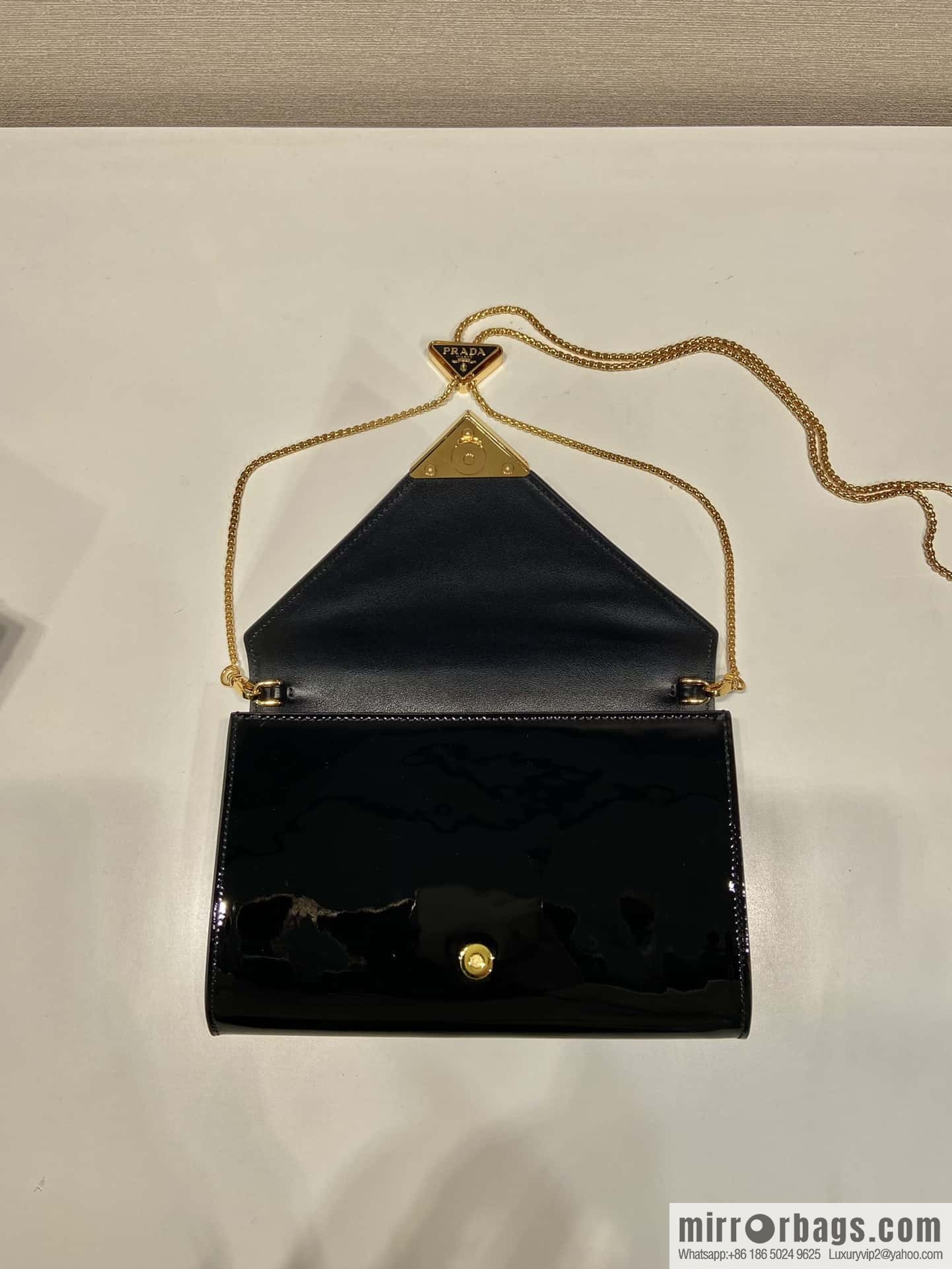 PRADA 🎉 patent leather envelope bag 🎉 1Bp051 handbag black