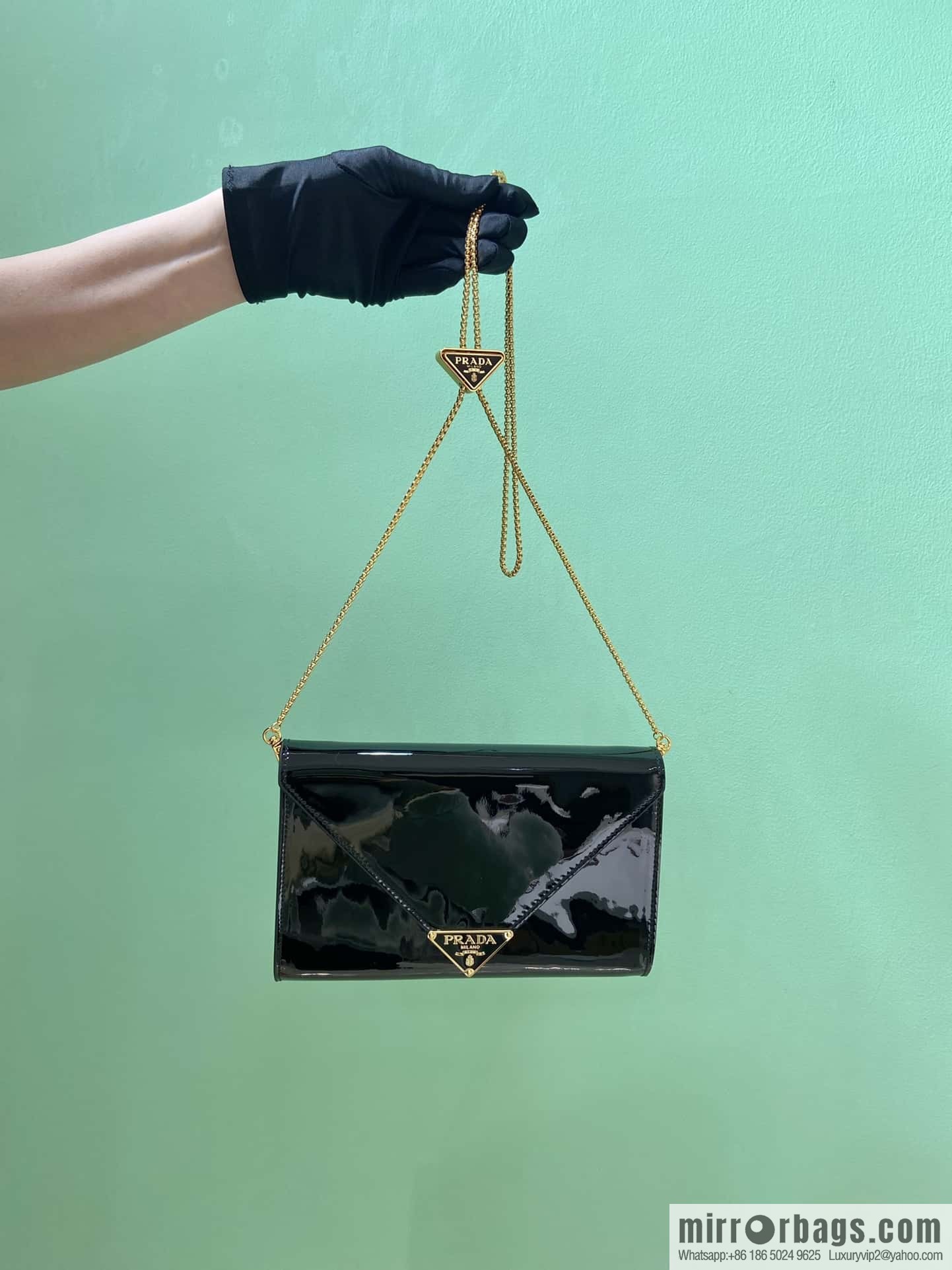 PRADA 🎉 patent leather envelope bag 🎉 1Bp051 handbag black