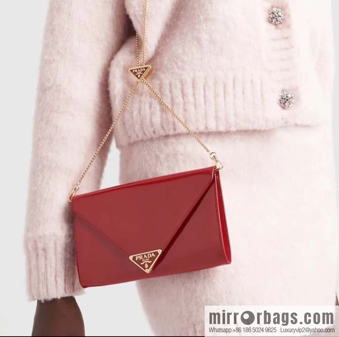 PRADA 🎉 patent leather envelope bag 🎉 1Bp051 handbag, red