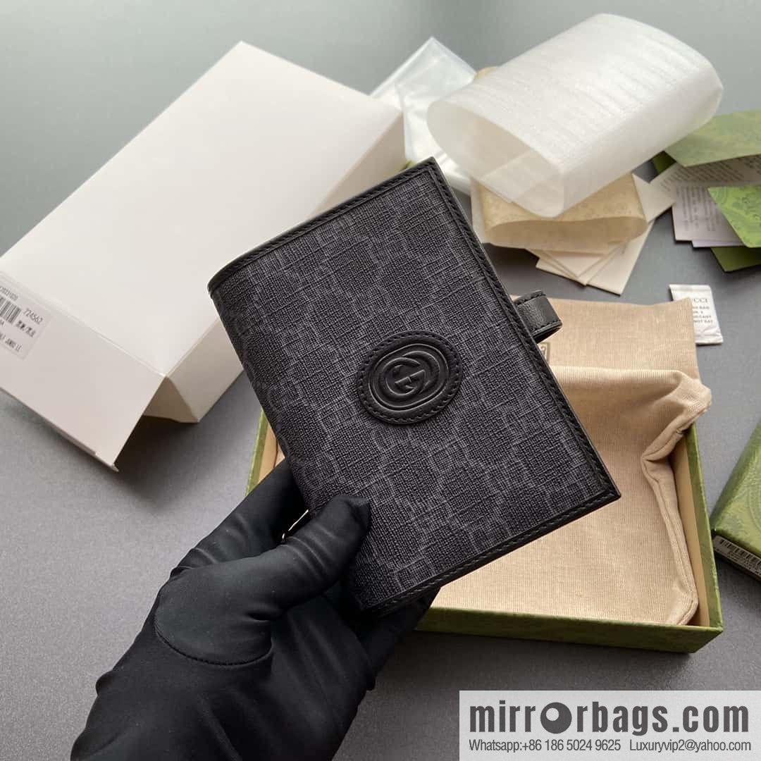 GUCCI G Home Decoration Interlocking Double G Label Passport Holder 724562