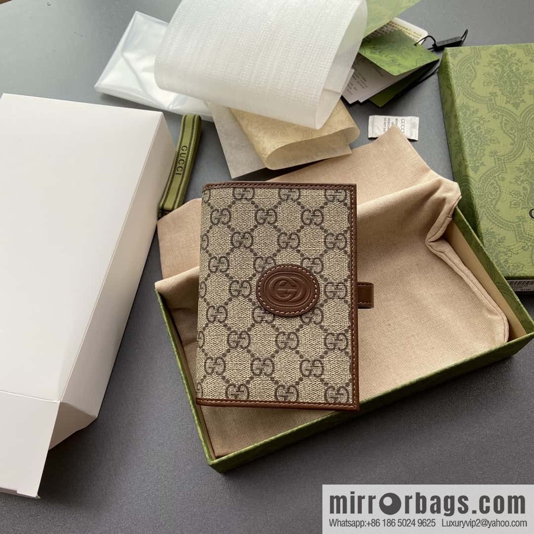 GUCCI G Home Decoration Interlocking Double G Label Passport Holder 724562
