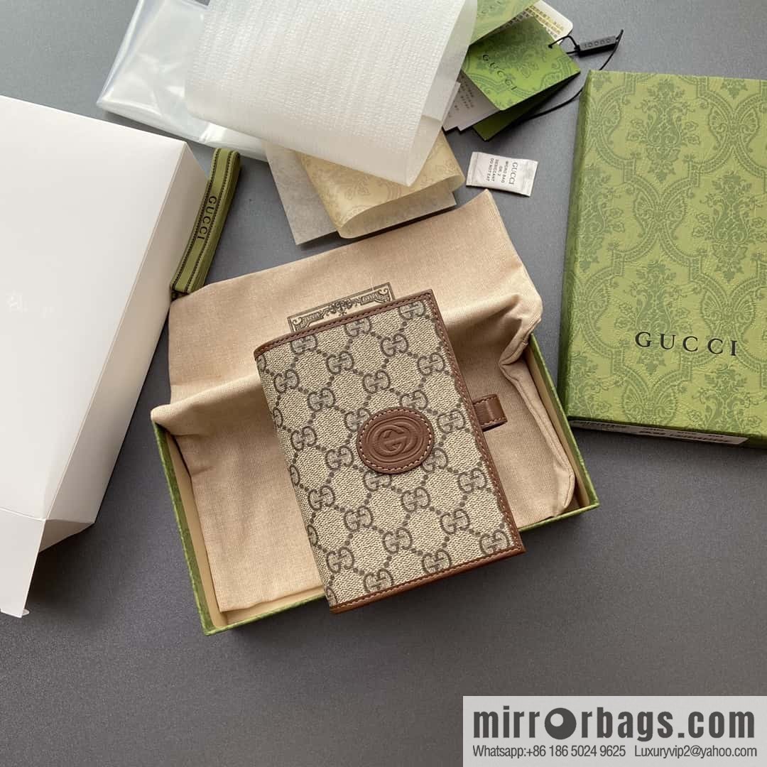 GUCCI G Home Decoration Interlocking Double G Label Passport Holder 724562