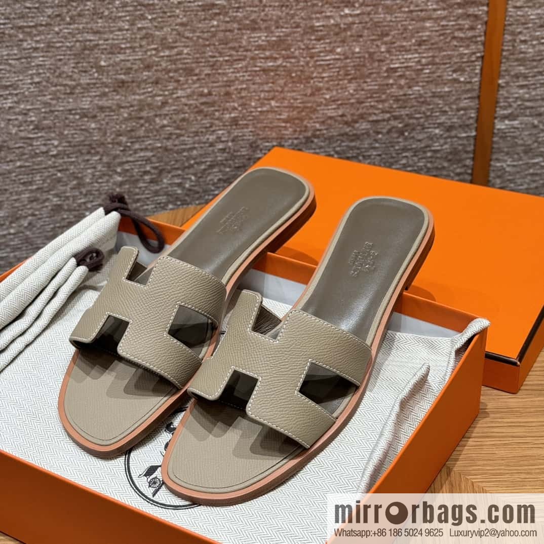 Hermès slippers