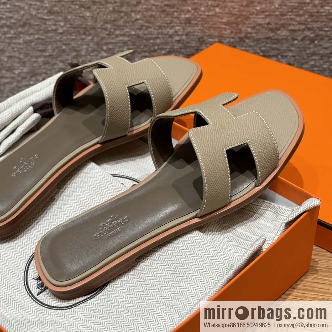 Hermès slippers
