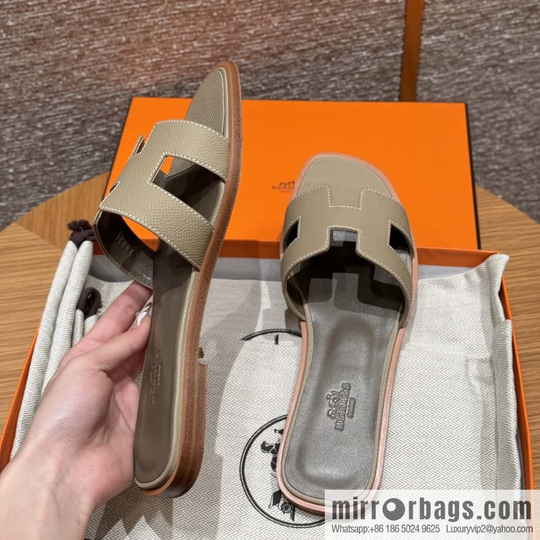 Hermès slippers