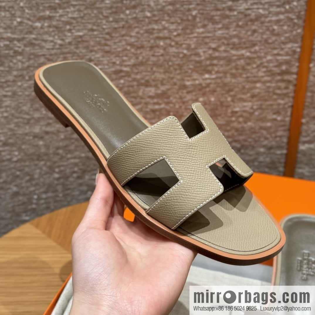 Hermès slippers