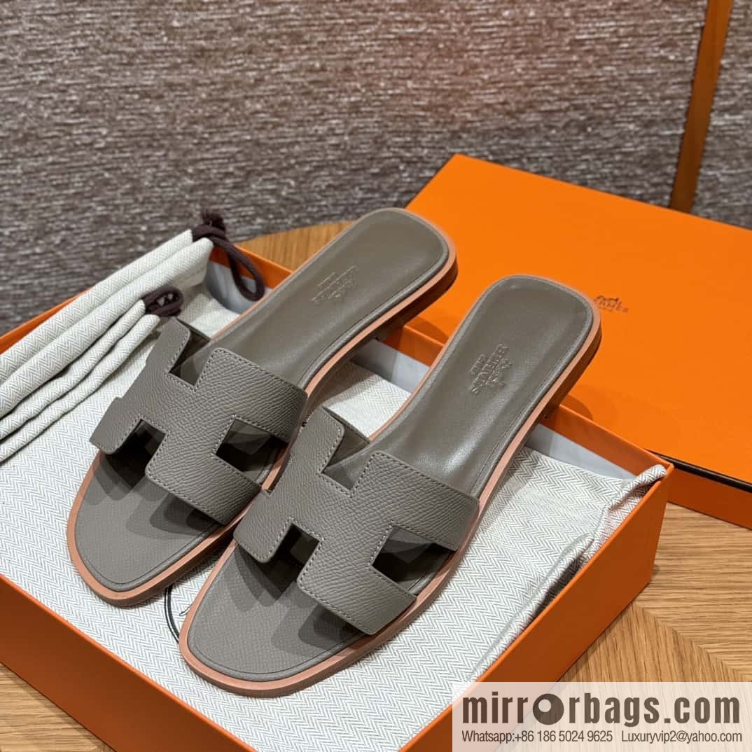 Hermès slippers