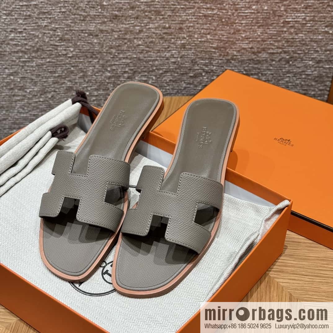 Hermès slippers