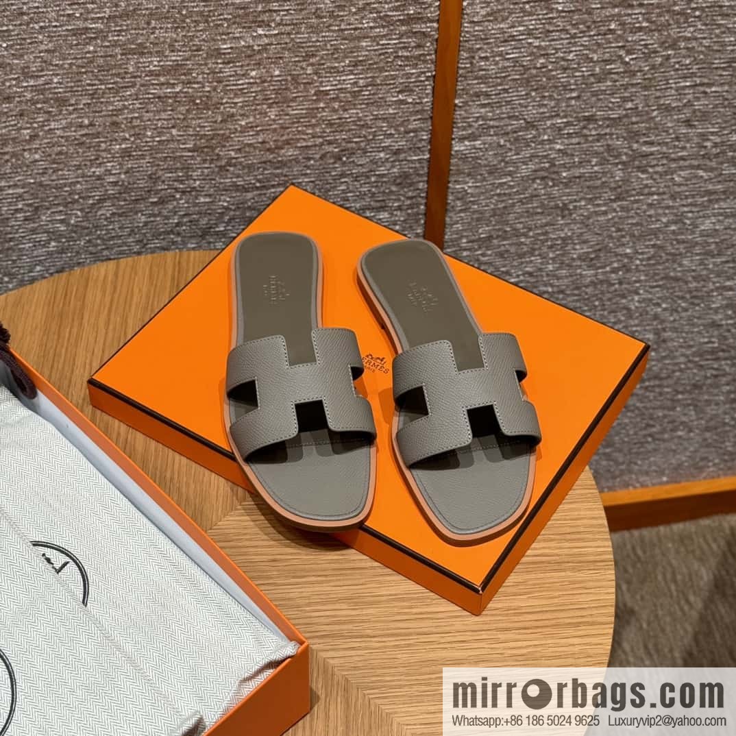 Hermès slippers