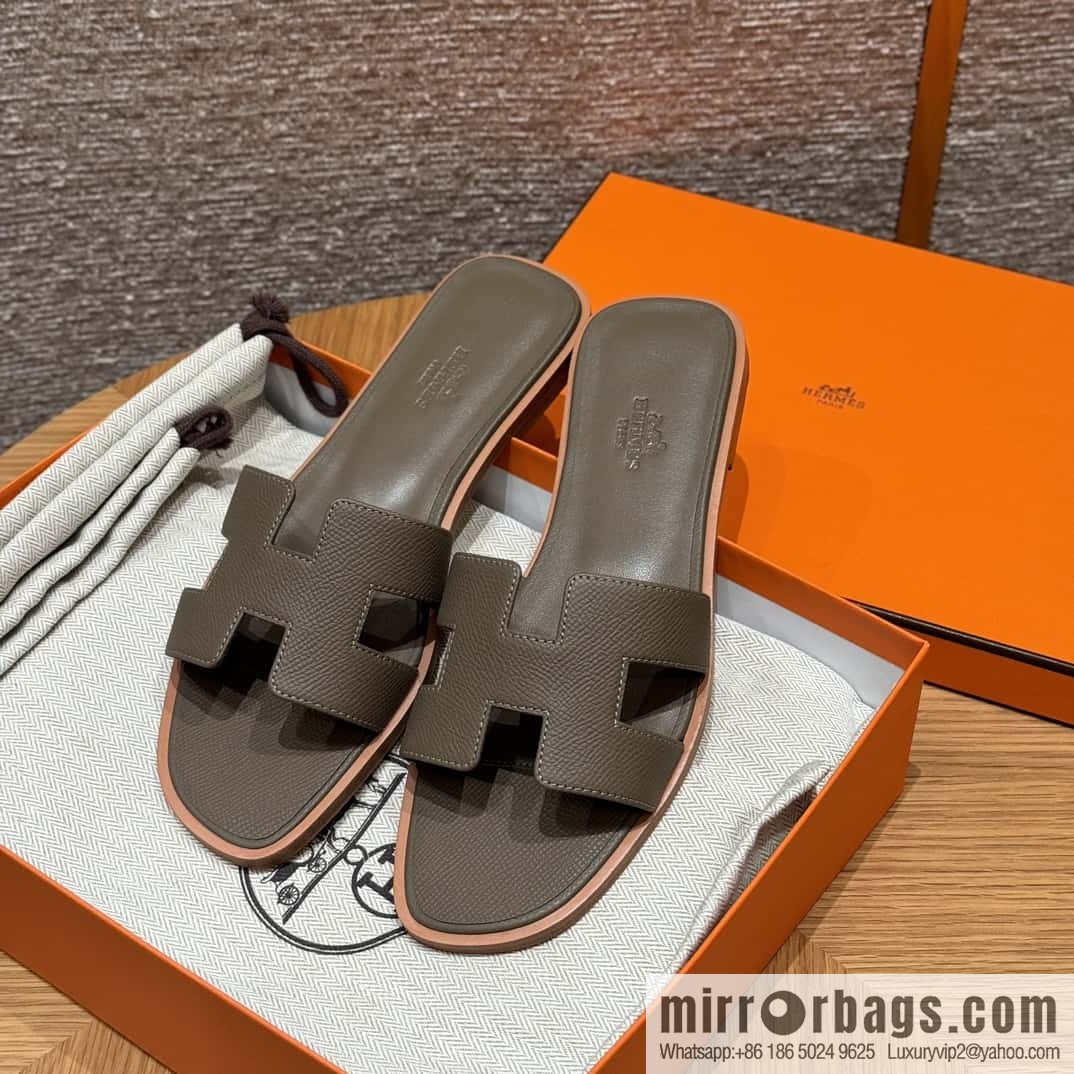 Hermès slippers