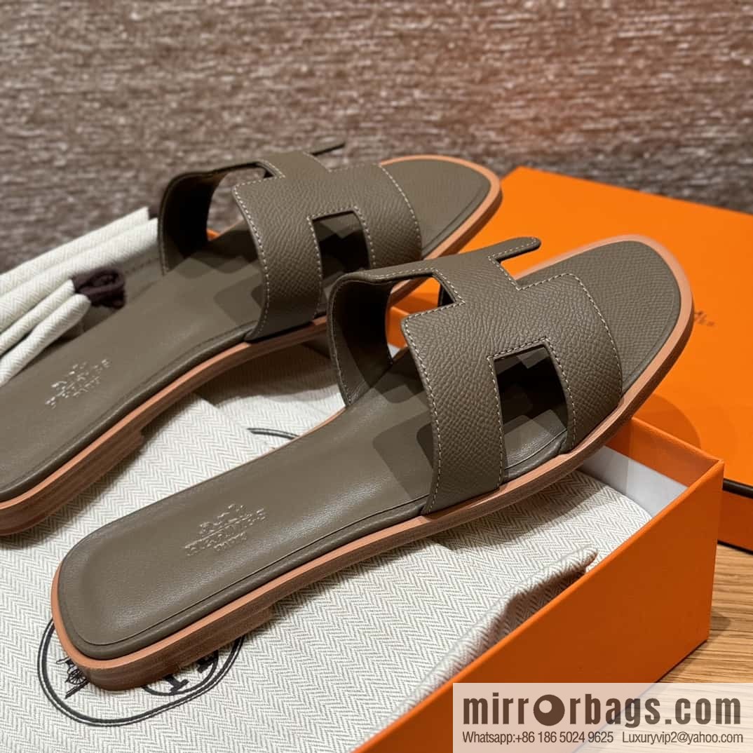 Hermès slippers
