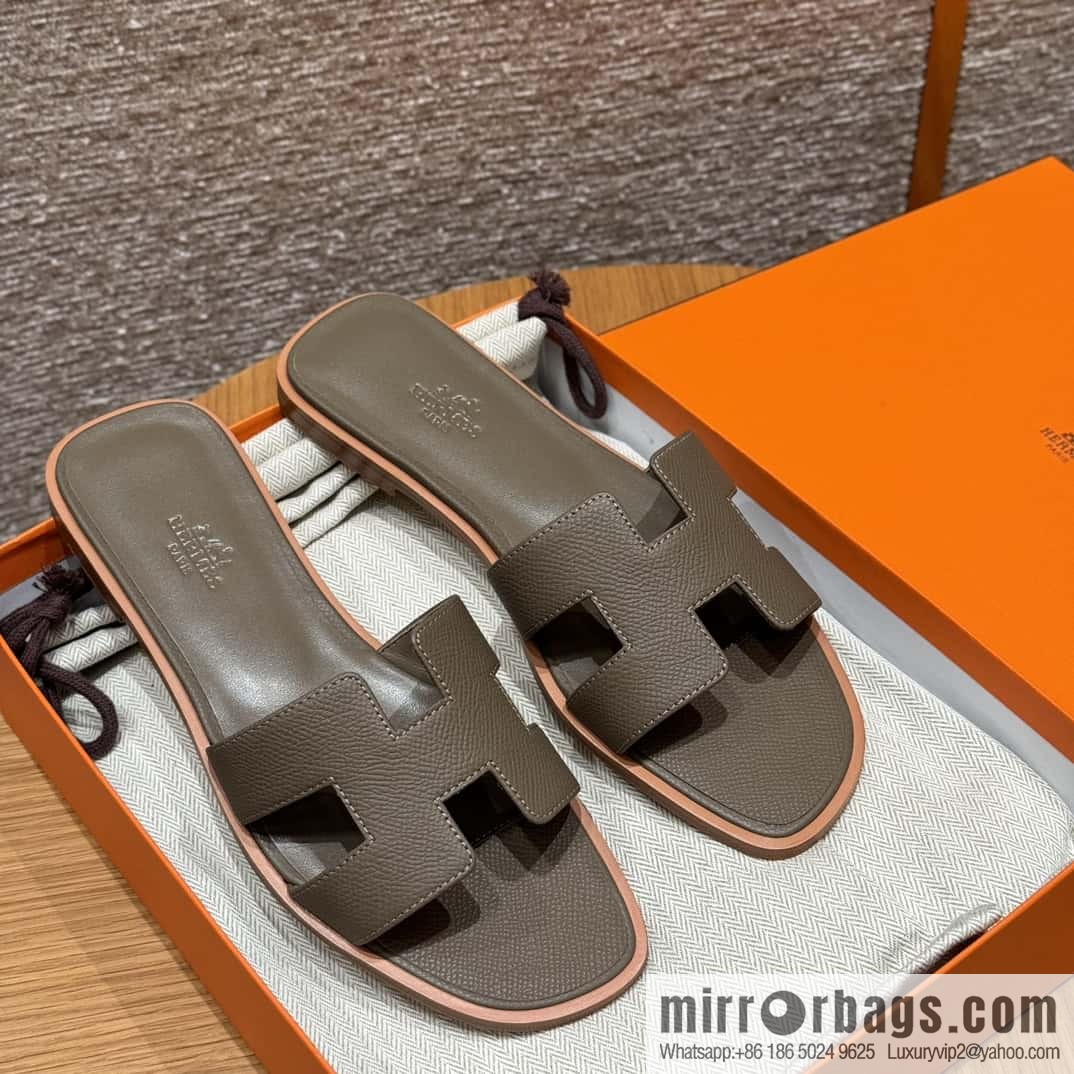 Hermès slippers