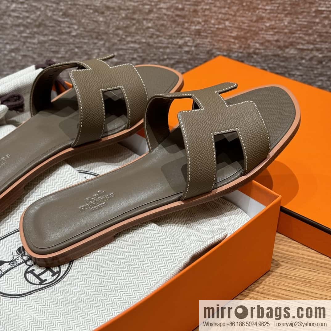 Hermès slippers