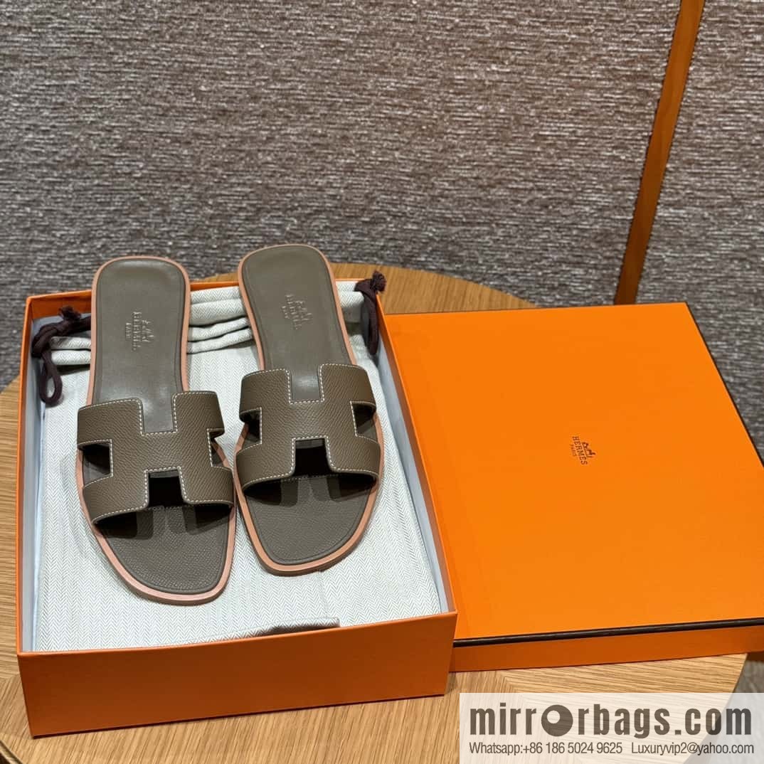Hermès slippers