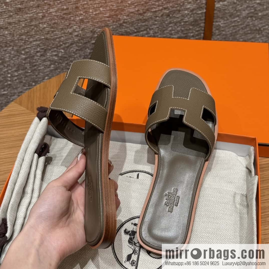 Hermès slippers