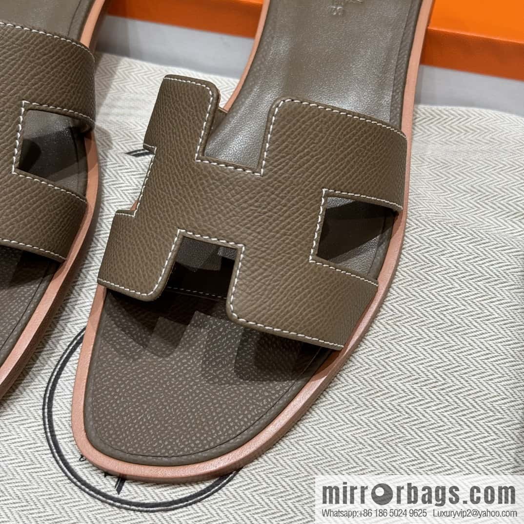 Hermès slippers