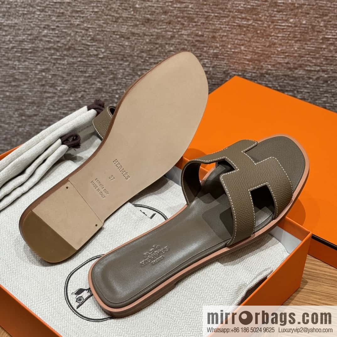 Hermès slippers