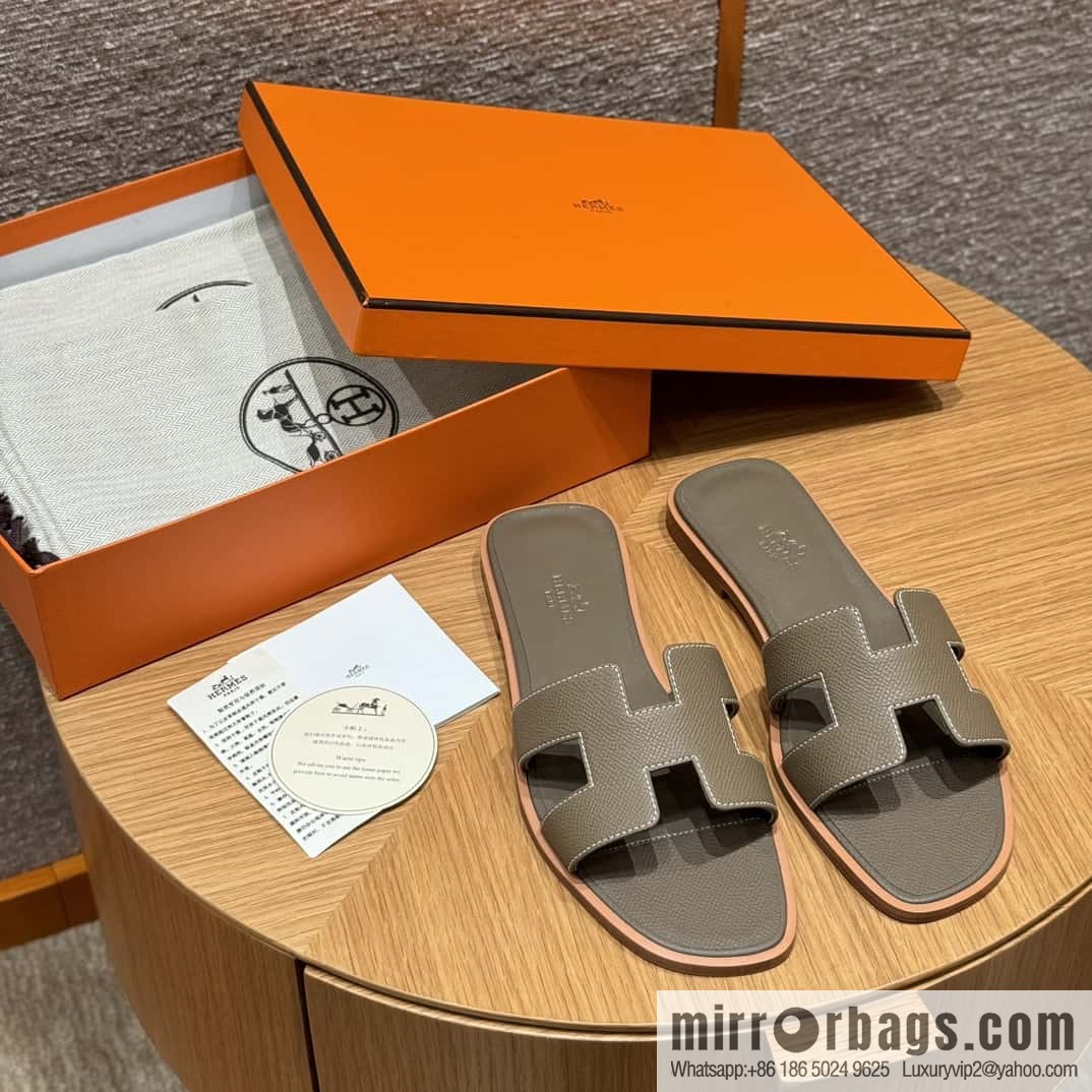 Hermès slippers