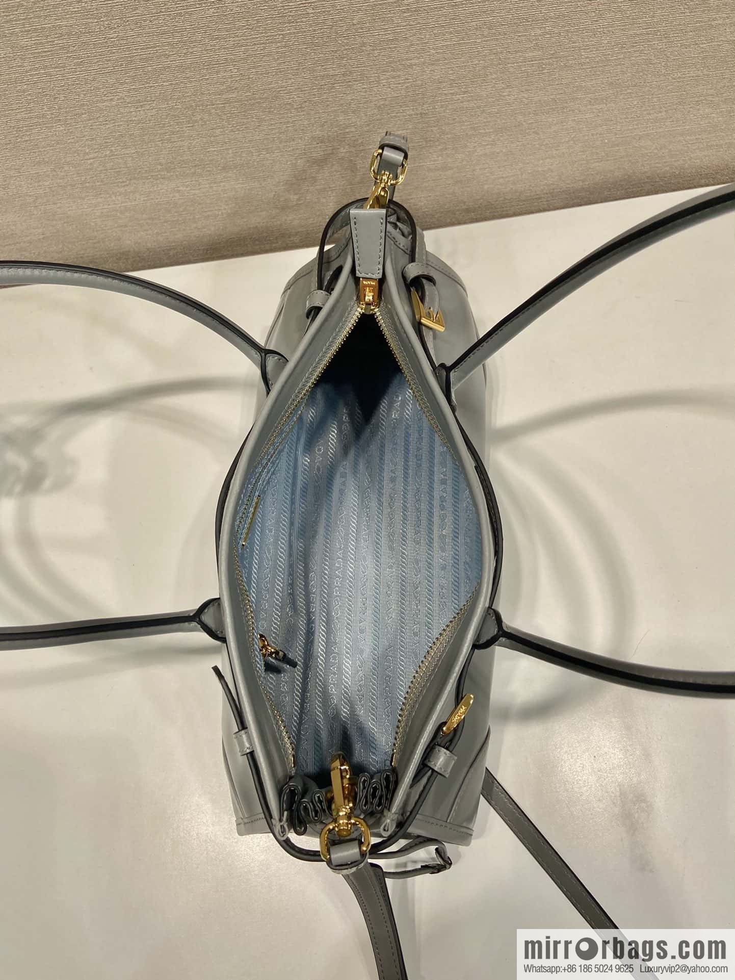 PRADA 🎉 LusSo lf oil wax skin 🎉 1BA426S🎉🎉