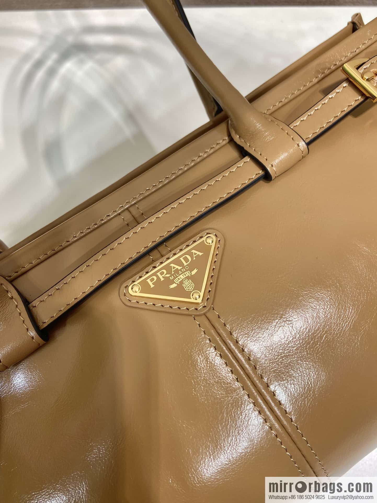 PRADA 🎉 LusSo lf oil wax skin 🎉 1BA426S 🎉🎉 brown