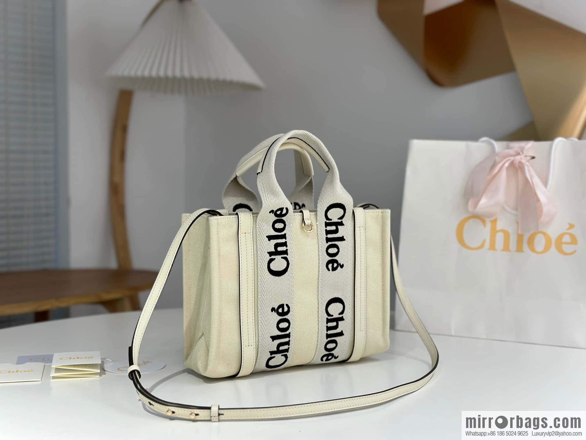 Chloe 24-year limited series new Woody tote bag, small 26CM.
