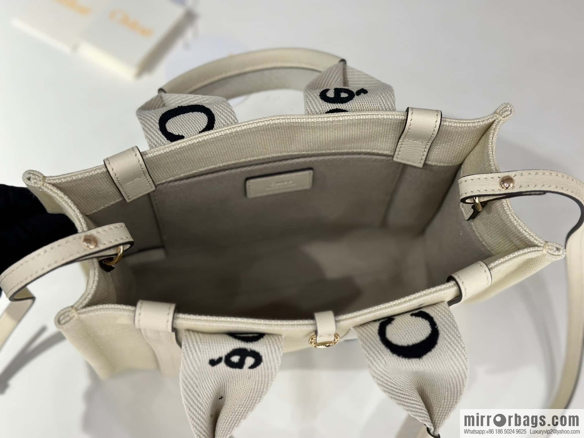 Chloe 24-year limited series new Woody tote bag, small 26CM.