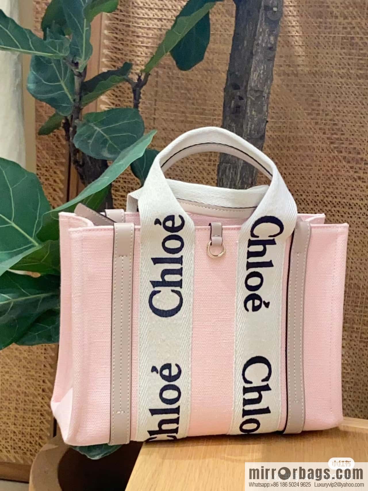 Chloe 24-year limited series new Woody tote bag, small 26CM.
