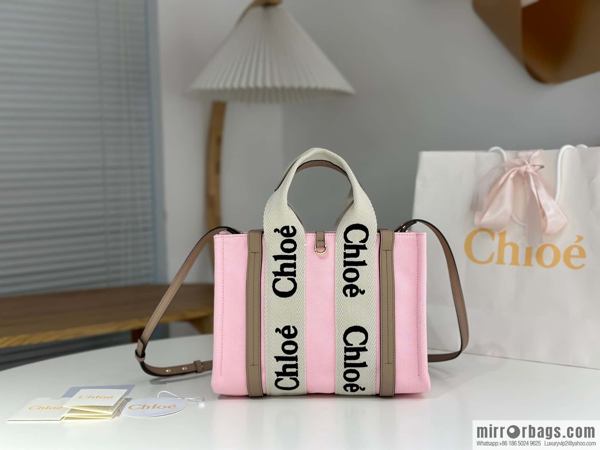 Chloe 24-year limited series new Woody tote bag, small 26CM.