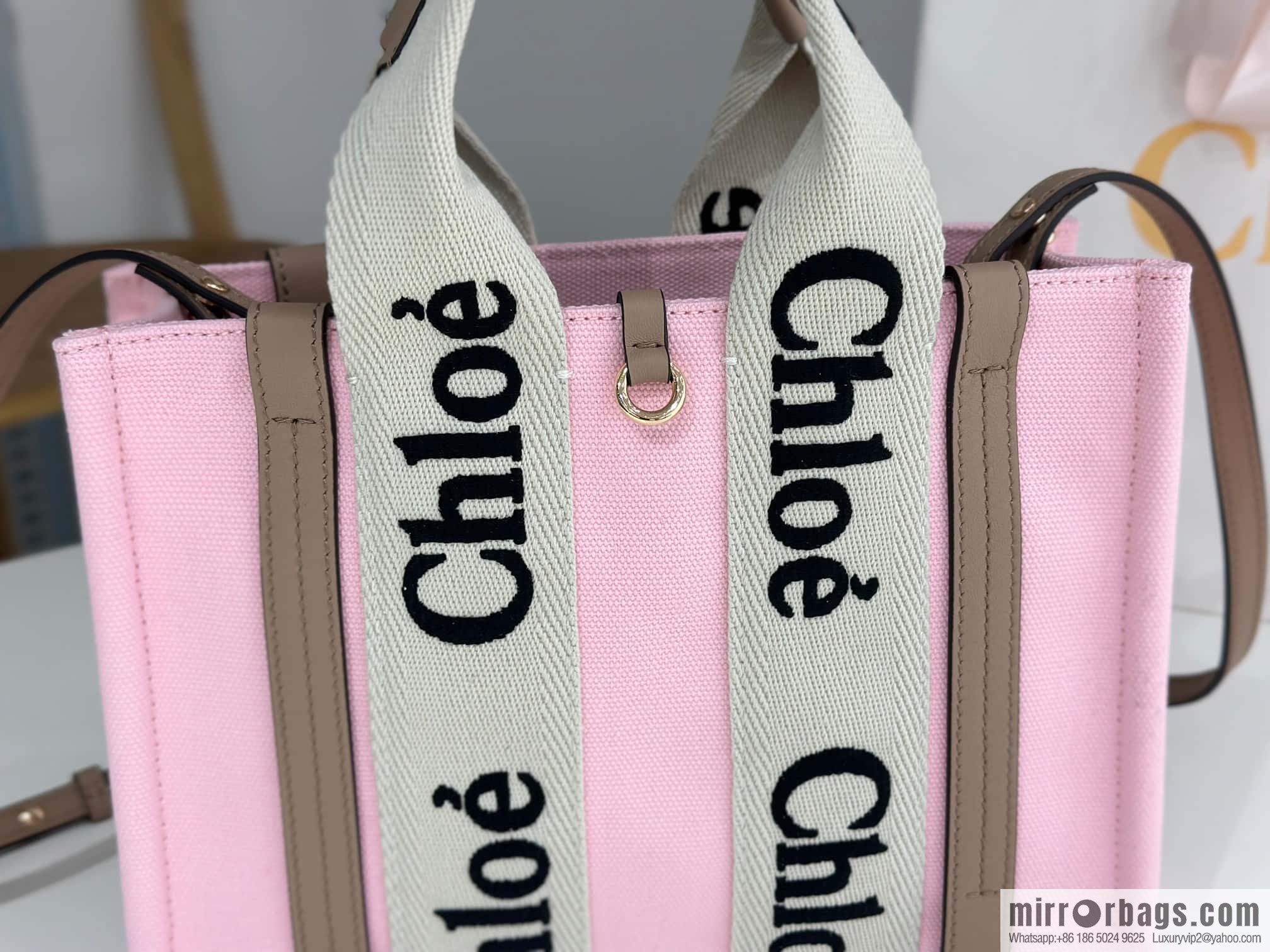 Chloe 24-year limited series new Woody tote bag, small 26CM.