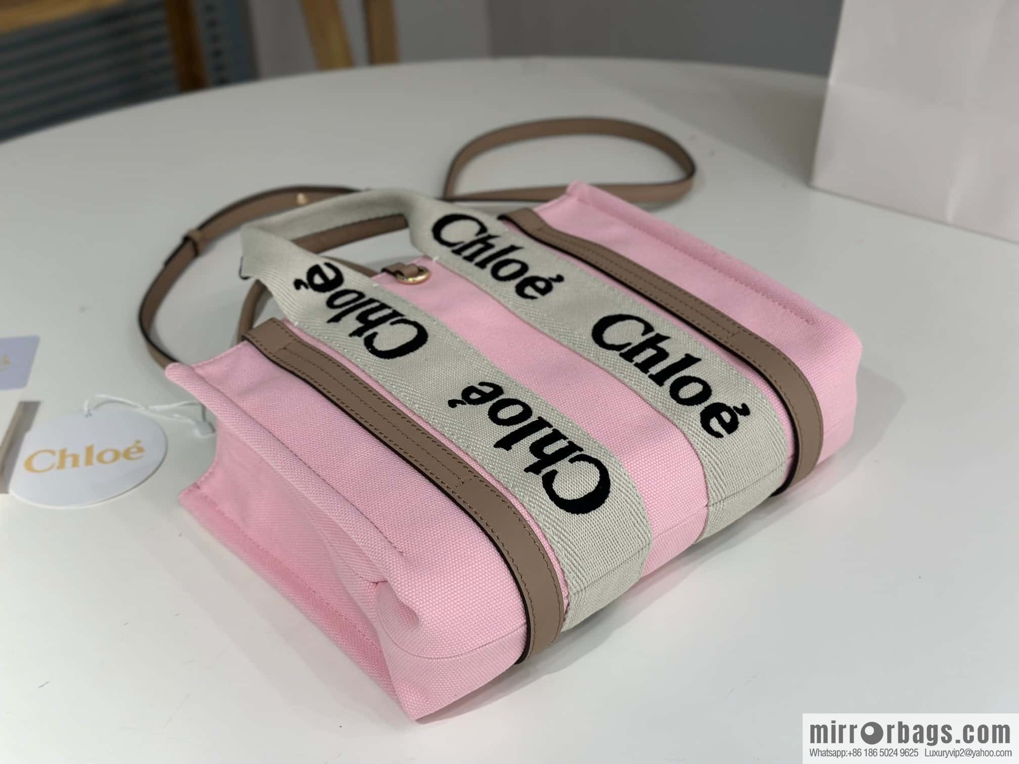 Chloe 24-year limited series new Woody tote bag, small 26CM.