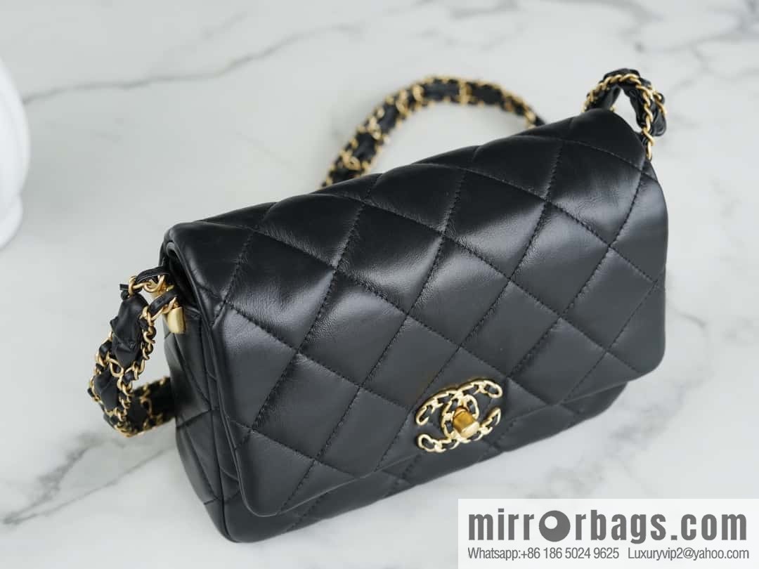 𝗖𝗛𝗔𝗡𝗘𝗟 23k autumn and winter series 19 wide shoulder strap cover bag AS4423 black