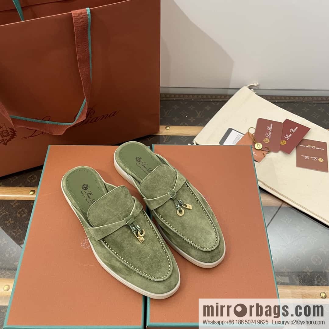 𝐋𝐨𝐫𝐨 𝐏𝐢𝐚𝐧𝐚|| Mueller half shoes, green tea