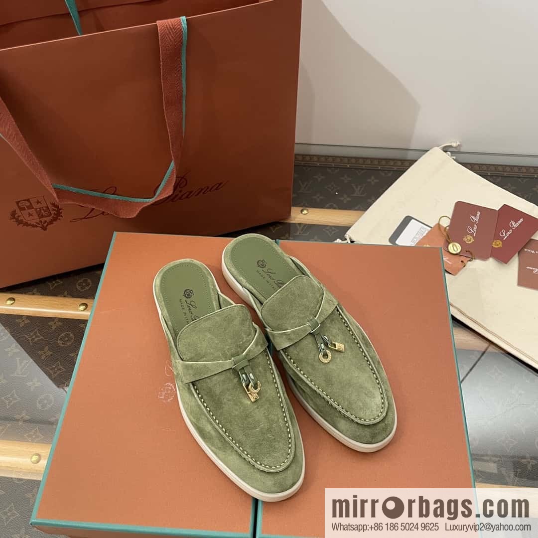 𝐋𝐨𝐫𝐨 𝐏𝐢𝐚𝐧𝐚|| Mueller half shoes, green tea